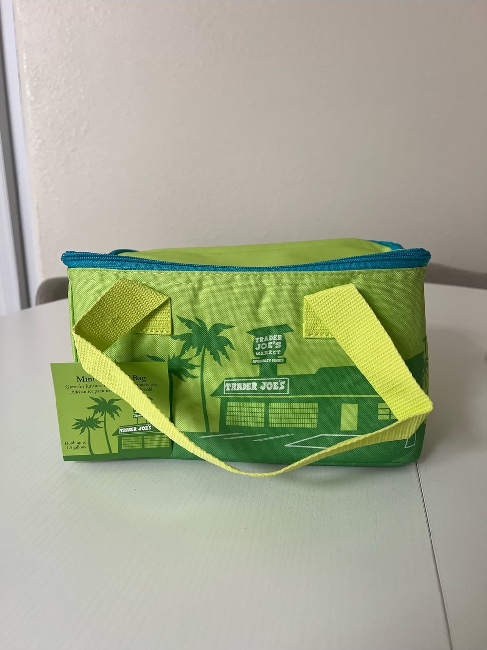 Trader Joe's Lime Green Insulated Lunch Bag with Teal Trim
